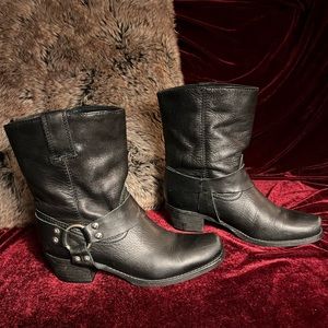 Women's Steve Madden leather boots size 7.5